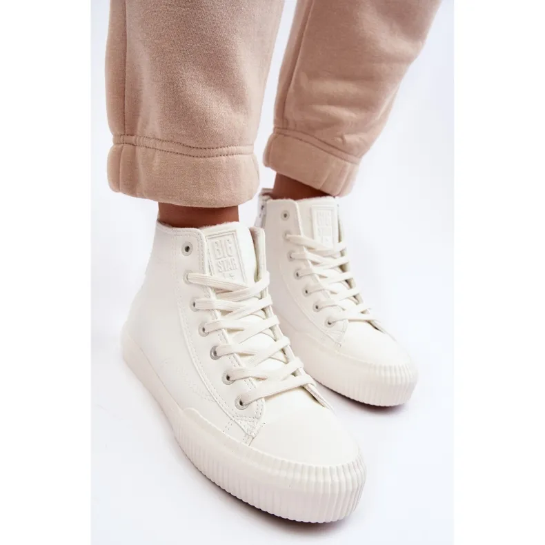 Baskets isolées pour femmes avec fermeture éclair blanc Big Star MM274017 blanche