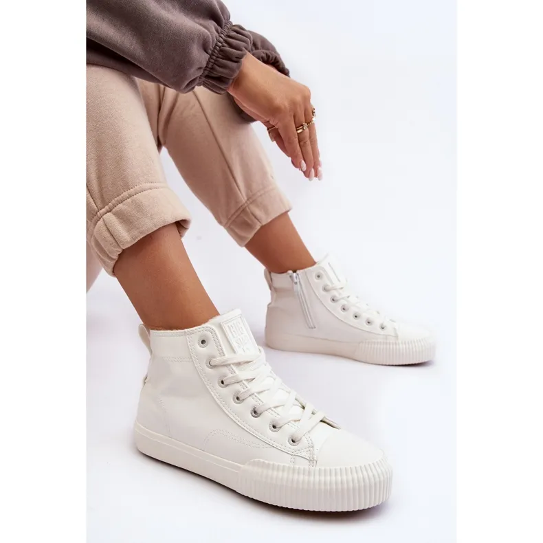 Baskets isolées pour femmes avec fermeture éclair blanc Big Star MM274017 blanche