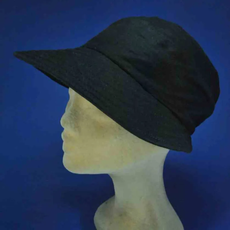 Casquette longue visière en lin couleur noire | Casquette d'été femme