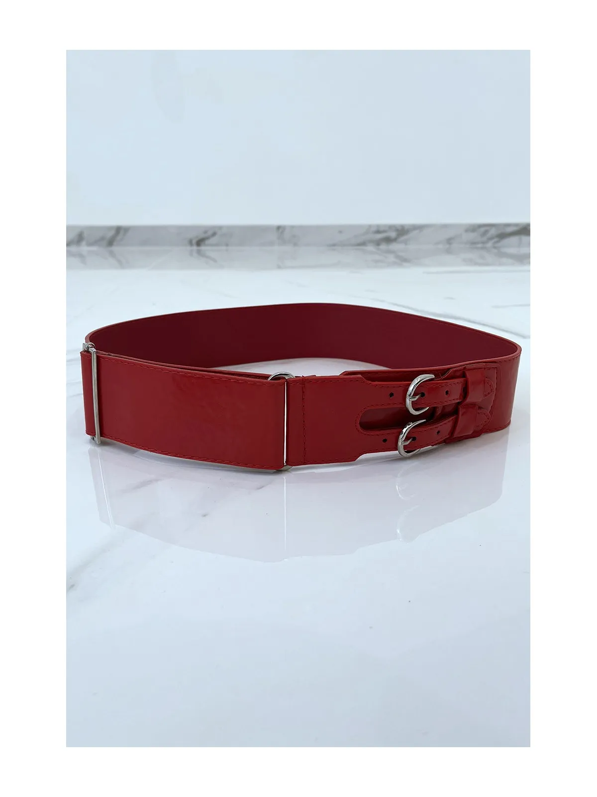 Ceinture rouge en simili à double boucle métallique