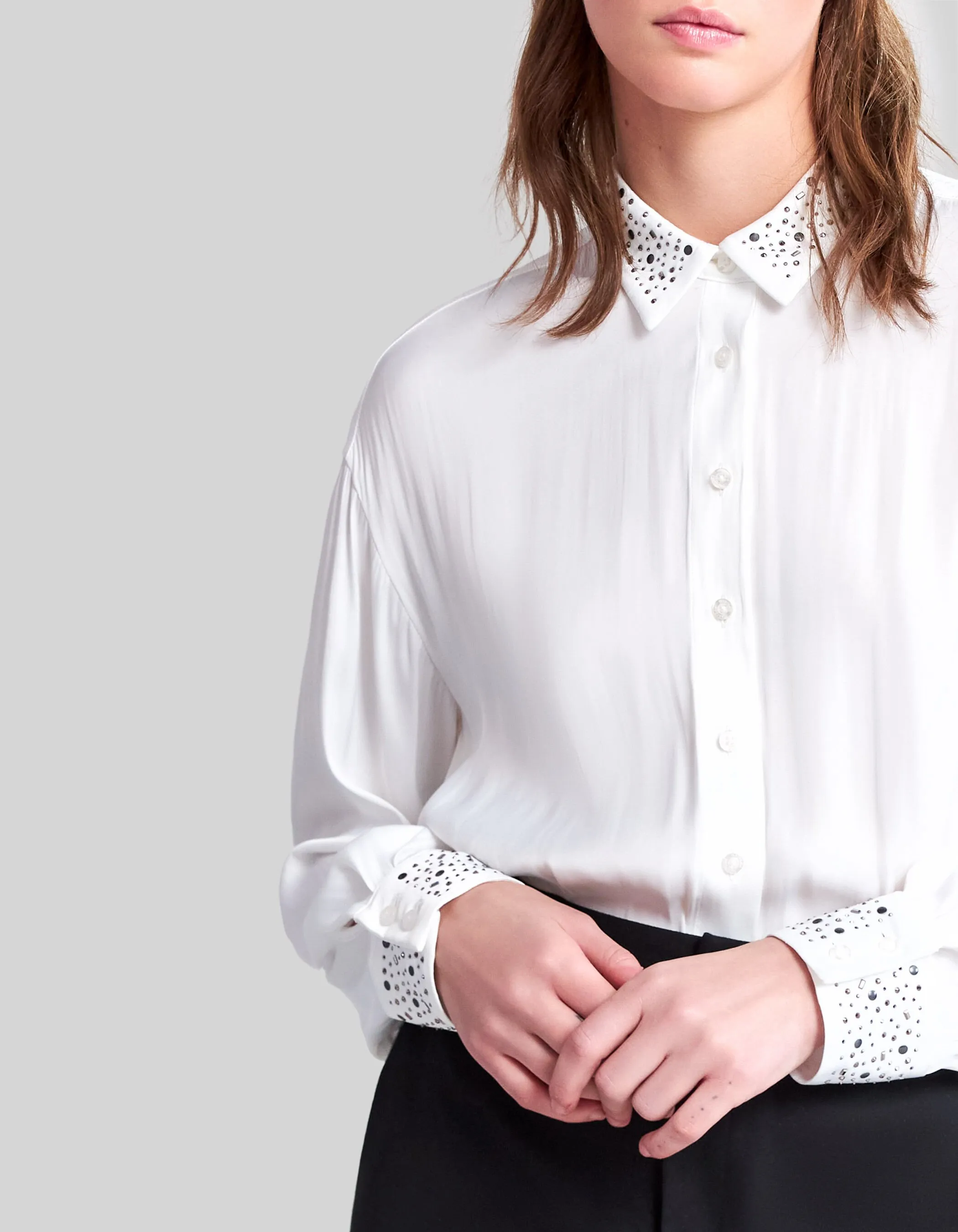 Chemise blanc cassé recyclée décor clous et strass Femme