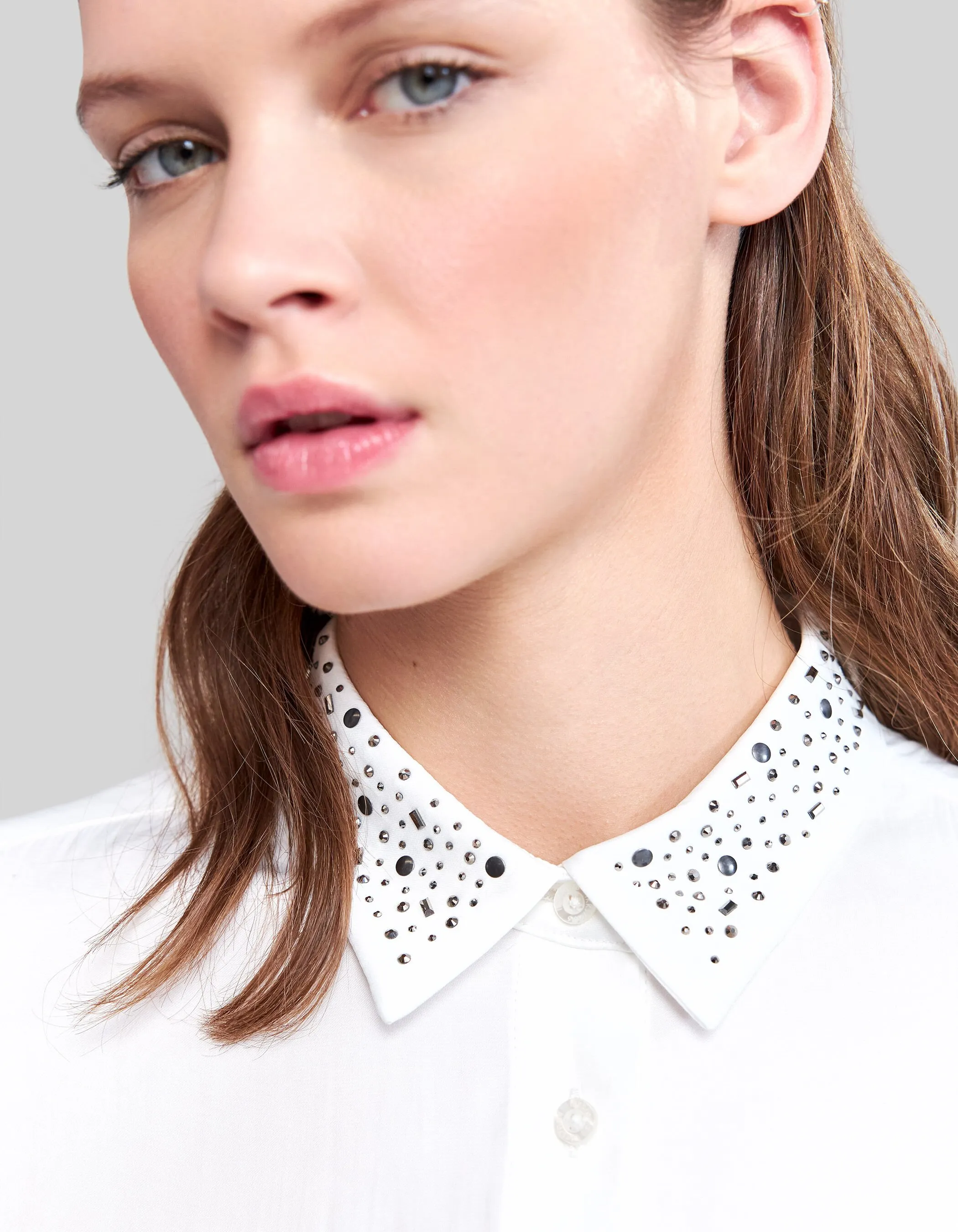 Chemise blanc cassé recyclée décor clous et strass Femme