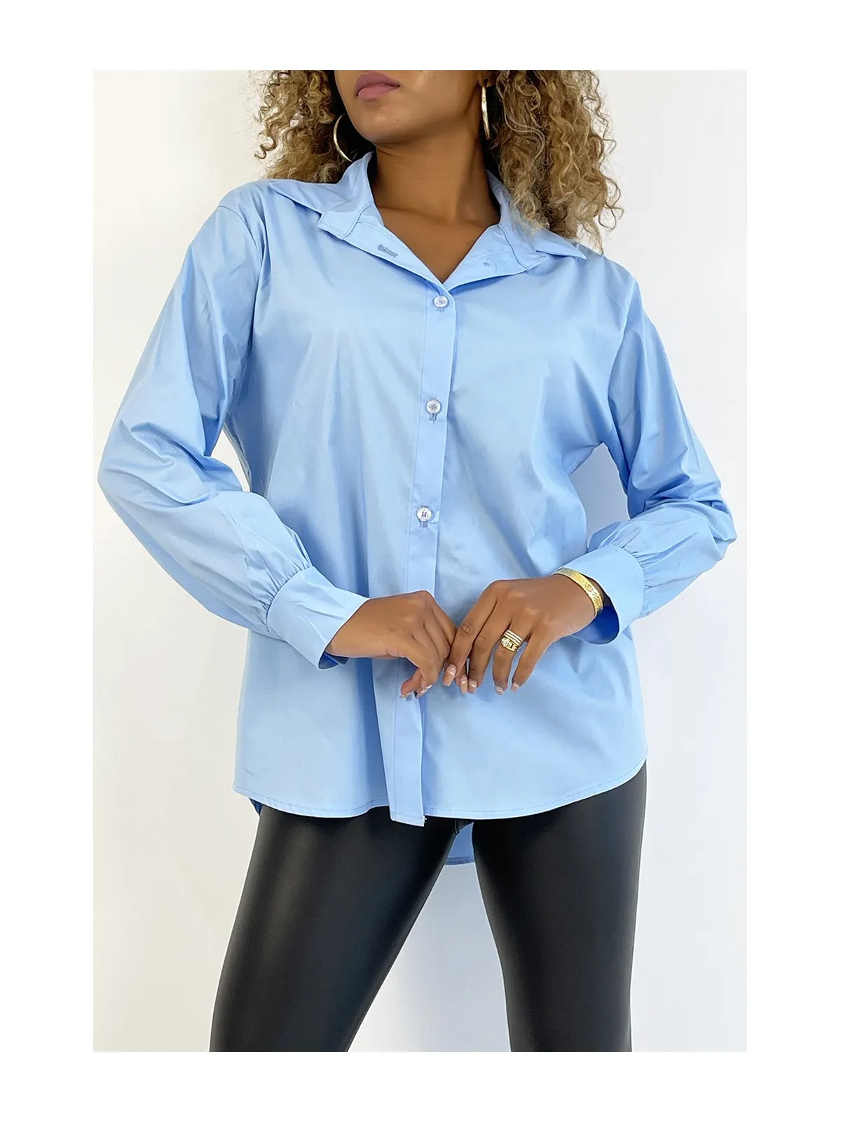 Chemise turquoise en coton très tendance et agréable à porter