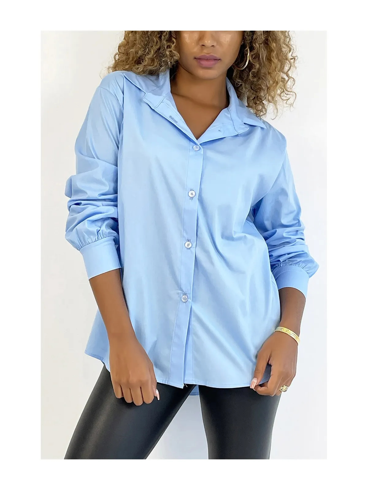 Chemise turquoise en coton très tendance et agréable à porter