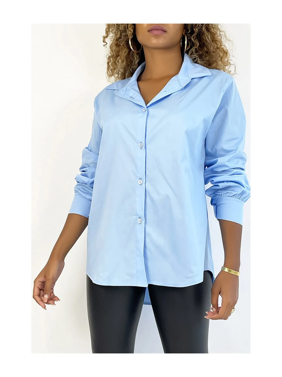 Chemise turquoise en coton très tendance et agréable à porter