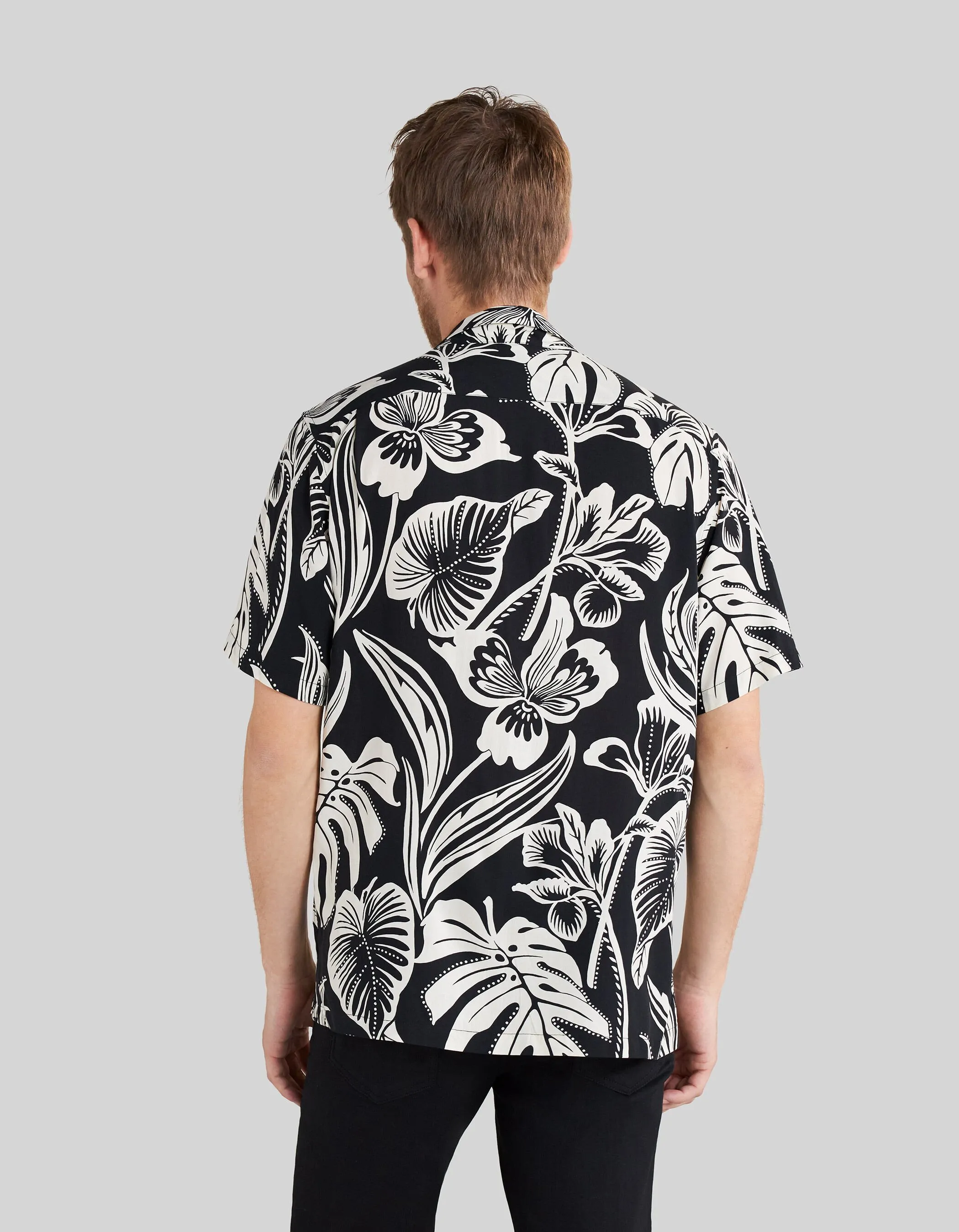 Pure Edition- Chemise REGULAR noire LENZING™ ECOVERO™ fleurs tropicales Homme