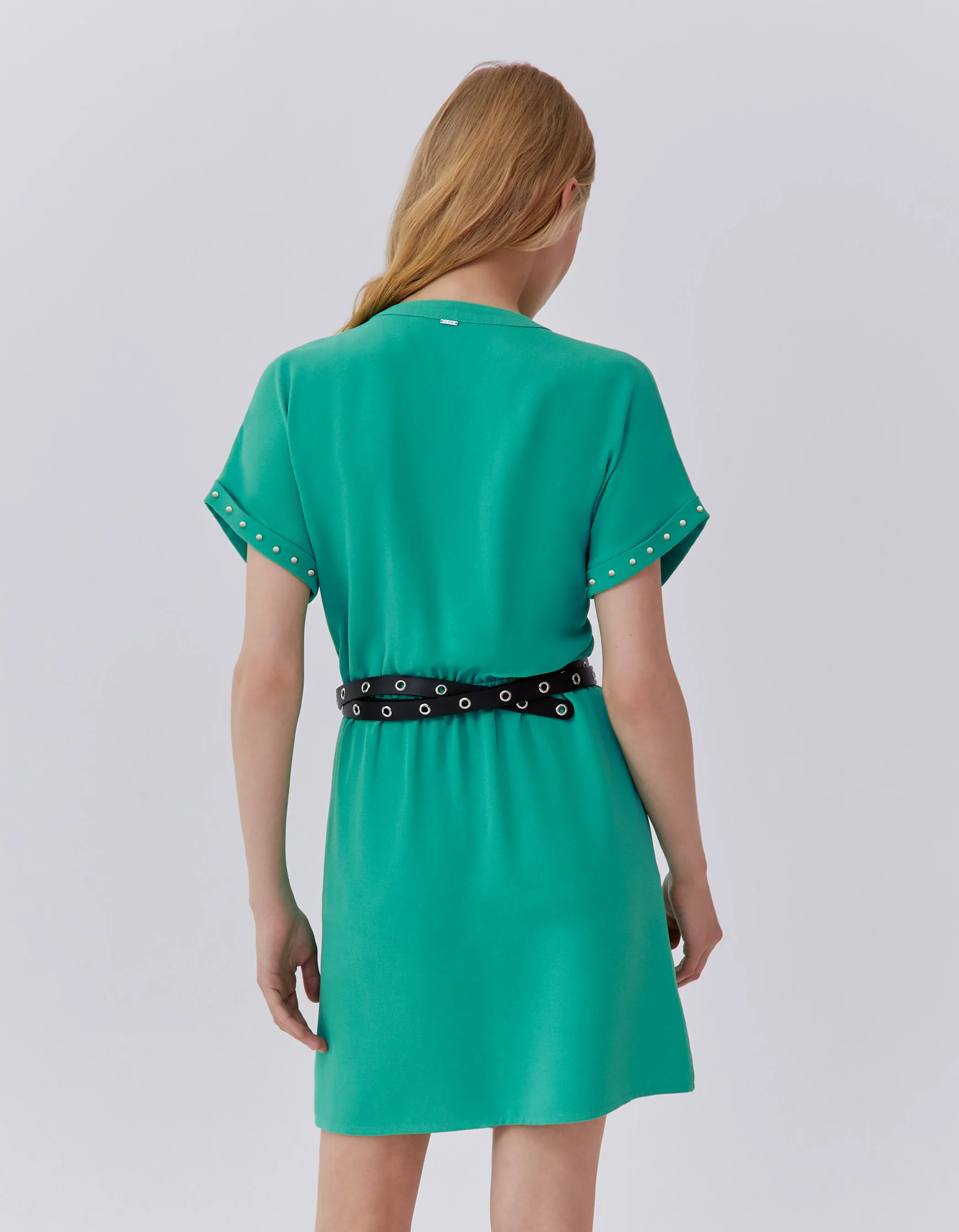 Robe verte forme portefeuille manches cloutées Femme